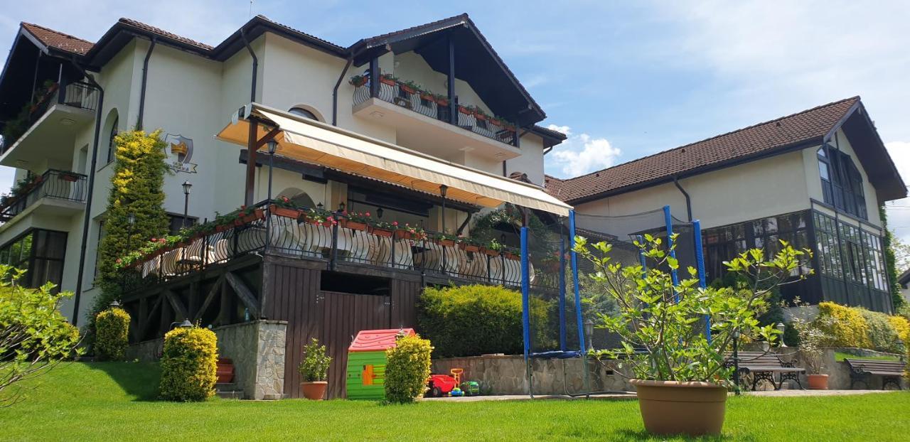 Casa Domneasca Hotel Curtea De Arges Bagian luar foto