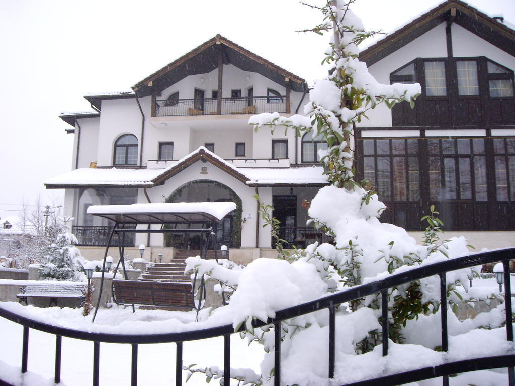 Casa Domneasca Hotel Curtea De Arges Bagian luar foto